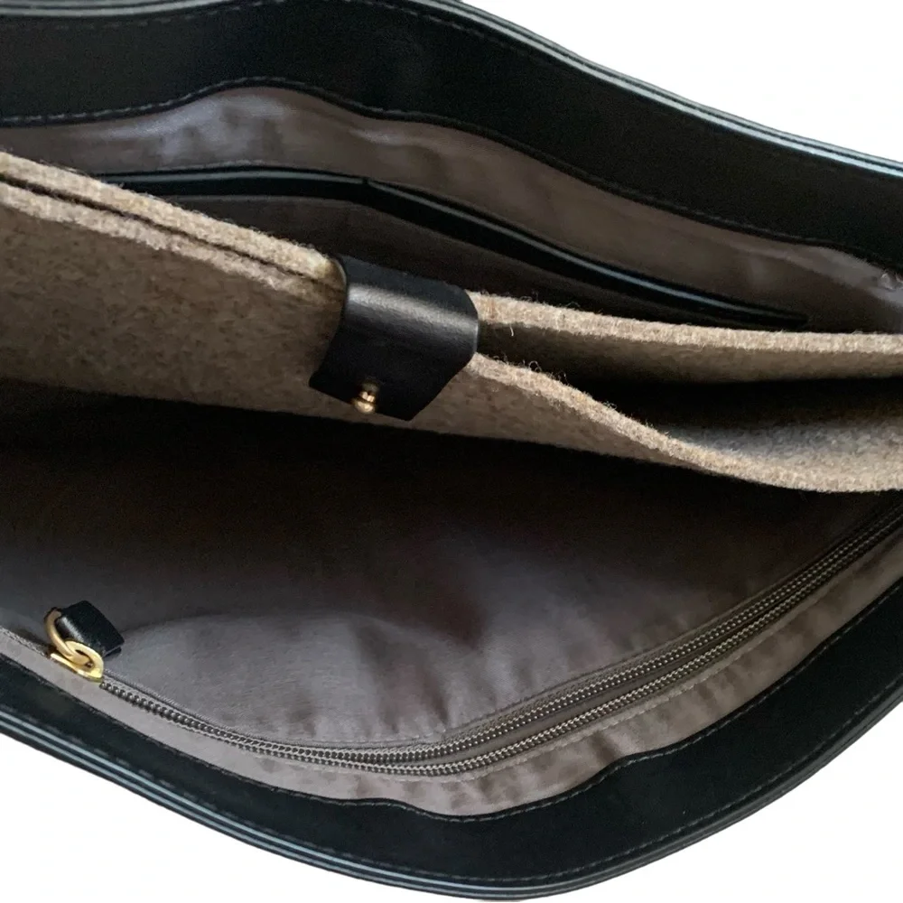 Skagen Black Men’s Cowhide Leather Messenger Bag
